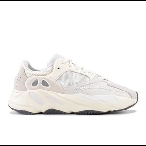 Yeezy 700 “Analog”